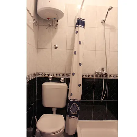 Krka בית הארחה לוזובאק